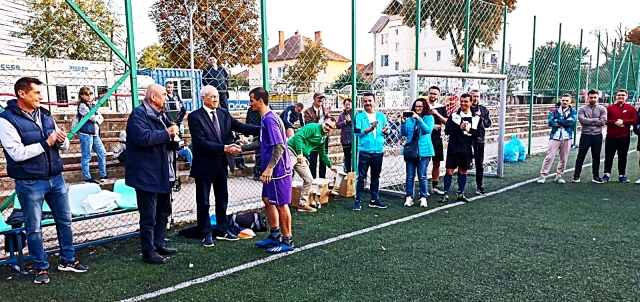 Echipa De Fotbal A Curtii De Apel Timisoara A Castigat Cupa